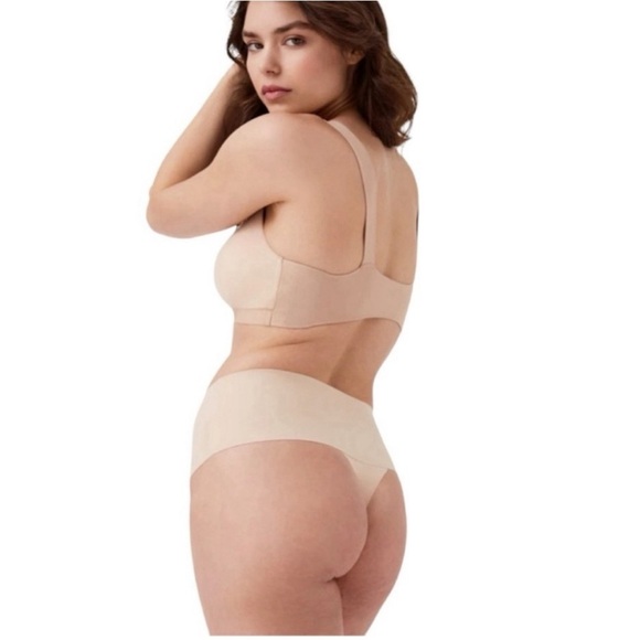 SPANX | Undie-tectable® Smoothing Thong, Soft Nude, Size M, NWT - Picture 11 of 11